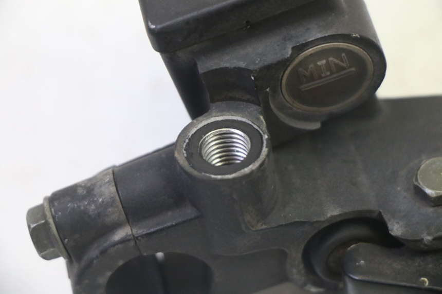 photo de VORDERER HAUPTBREMSZYLINDER PEUGEOT CITYSTAR 50 (2013 - 2017) - Technische Nahaufnahme