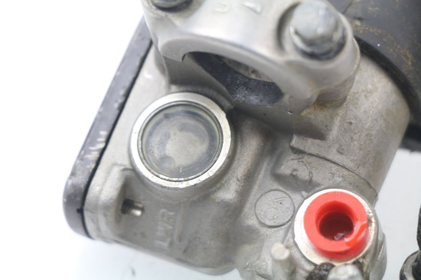 photo de BREMSPUMPE VORNE HONDA CR 125 (2000 - 2001) - Zoom auf Gebrauchszustand