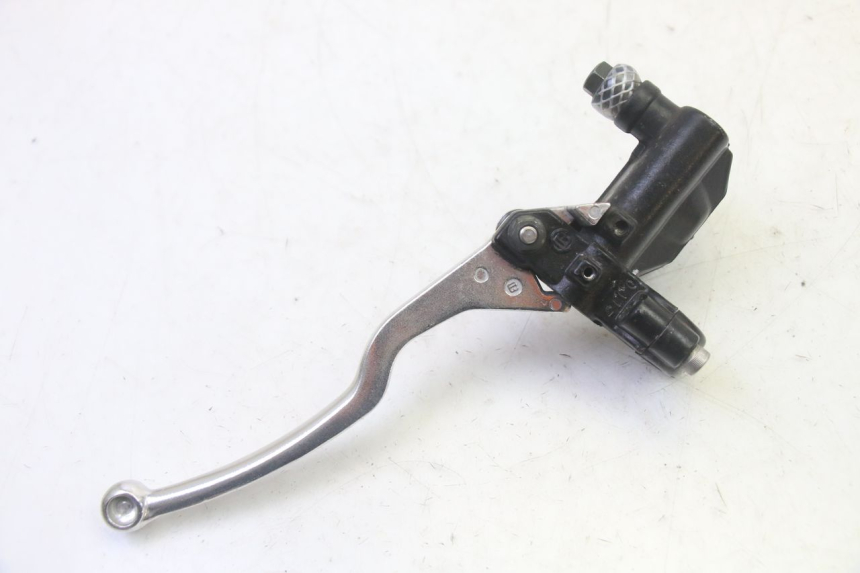 photo de VORDERER HAUPTBREMSZYLINDER SYM CROX 4T 50 (2016 - 2023) - Technische Nahaufnahme