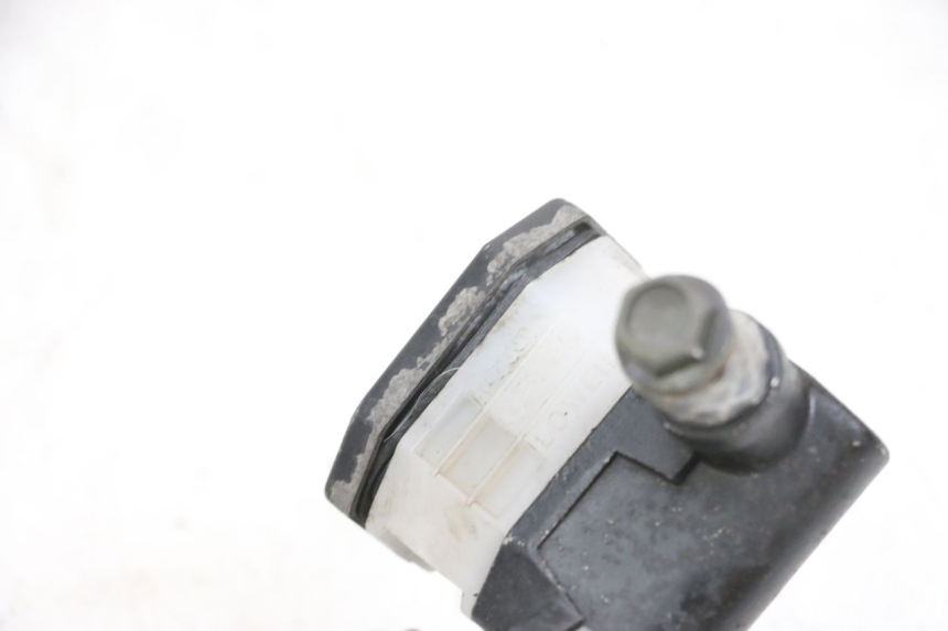 photo de VORDERER HAUPTBREMSZYLINDER SYM CROX 4T 50 (2016 - 2023) - Details der Befestigungspunkte