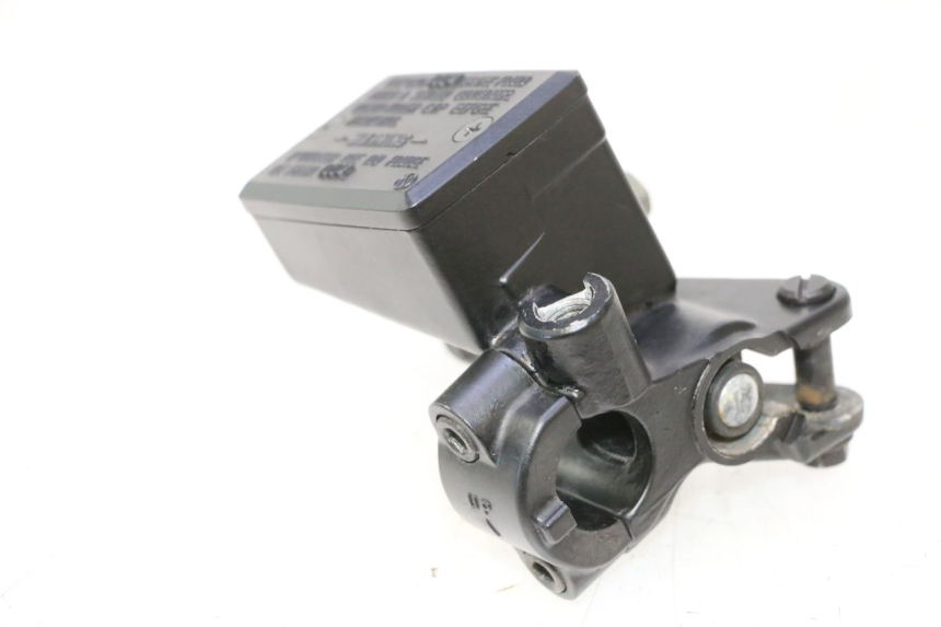 photo de BREMSPUMPE VORNE KAWASAKI ER-6 ER6 N 650 (2005 - 2009) - Details der Befestigungspunkte