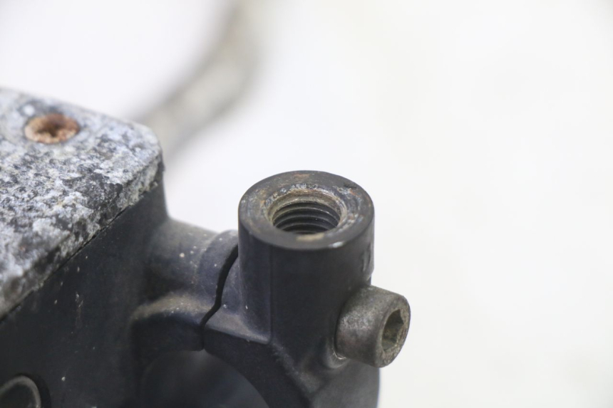 photo de BREMSPUMPE VORNE APRILIA ETX 125 (1998 - 2002) - Details der Befestigungspunkte