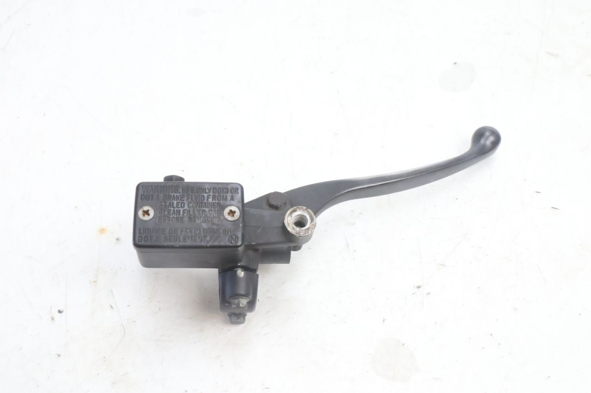 photo de VORDERER HAUPTBREMSZYLINDER HONDA FES PANTHEON 2T 125 (1998 - 2002) - Hauptansicht