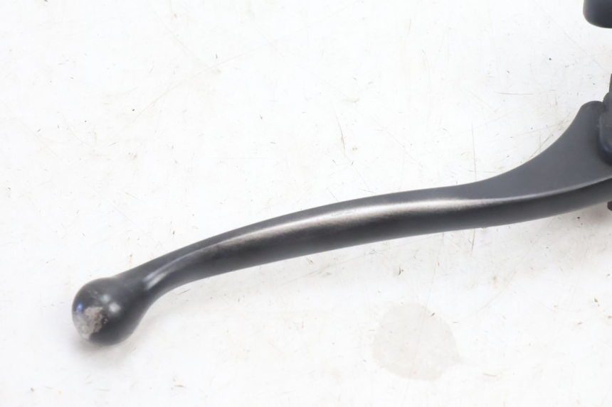 photo de VORDERER HAUPTBREMSZYLINDER HONDA FES PANTHEON 2T 125 (1998 - 2002) - Details der Befestigungspunkte