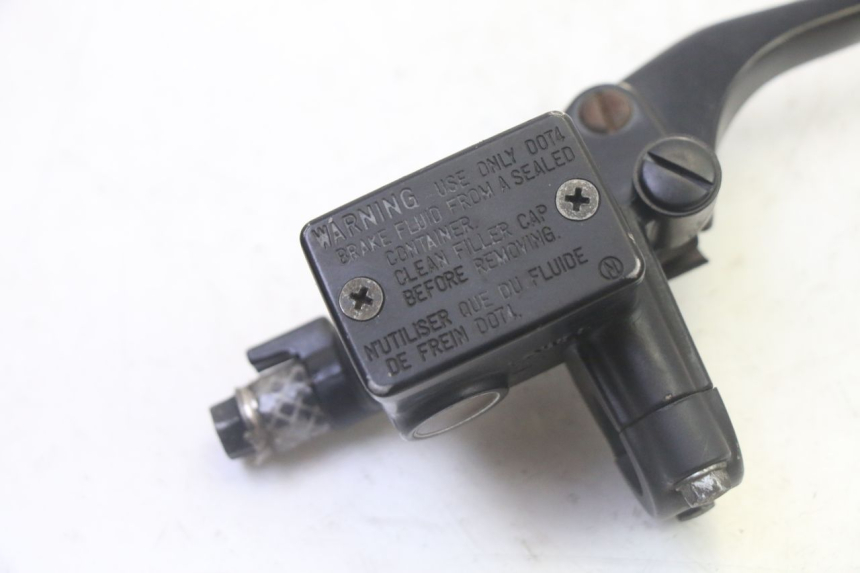 photo de VORDERER HAUPTBREMSZYLINDER HONDA FES S-WING SWING ABS 125 (2007 - 2015) - Detailansicht des Bauteils