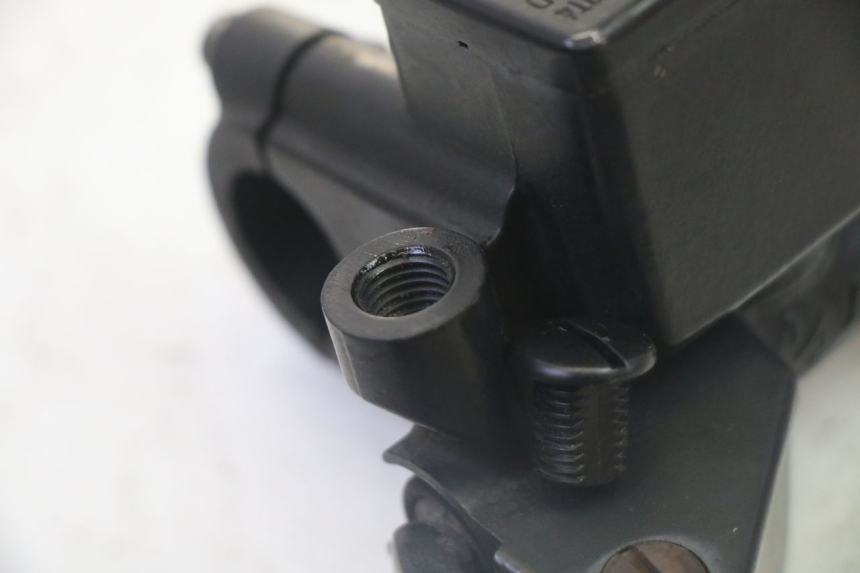 photo de VORDERER HAUPTBREMSZYLINDER HONDA FES S-WING SWING ABS 125 (2007 - 2015) - Technische Nahaufnahme