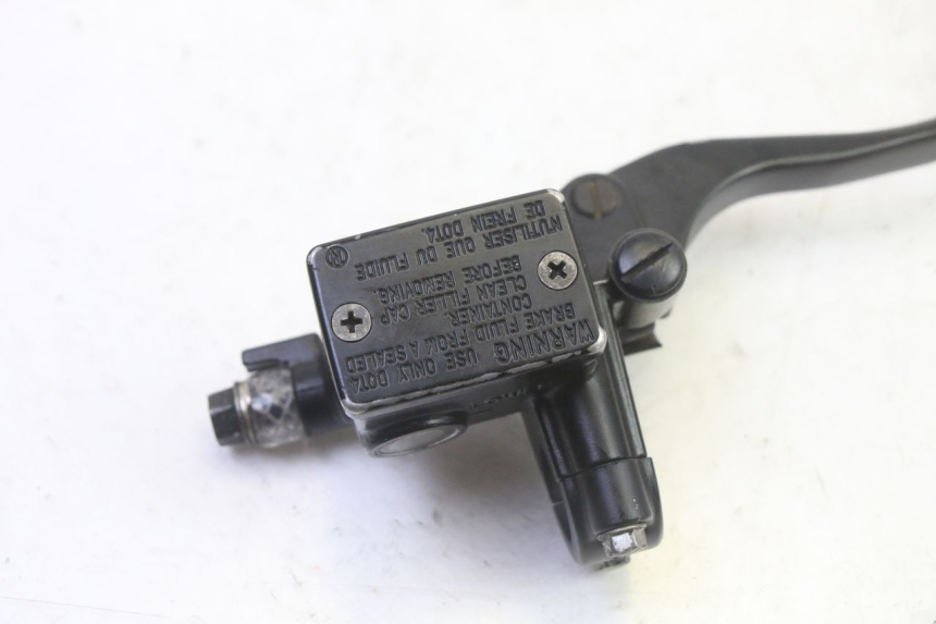 photo de VORDERER HAUPTBREMSZYLINDER HONDA FES S-WING SWING ABS 125 (2007 - 2015) - Detailansicht des Bauteils