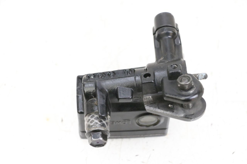 photo de VORDERER HAUPTBREMSZYLINDER YAMAHA FJR ABS 1300 (2006 - 2012) - Zoom auf Gebrauchszustand