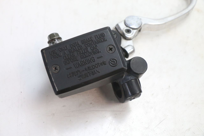 photo de BREMSPUMPE VORNE YAMAHA FJR 1300 (2001 - 2005) - Detailansicht des Bauteils