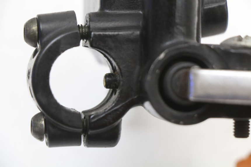 photo de VORDERER BREMSSATTEL PIAGGIO FLY 2T 50 (2004 - 2017) - Oberflächenzustand und Material