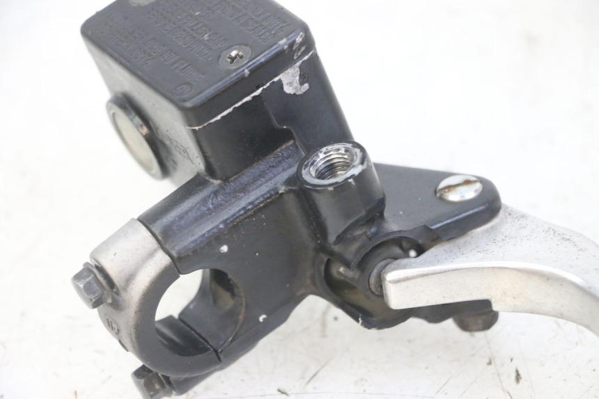 photo de BREMSPUMPE VORNE HONDA FORZA ABS 300 (2013 - 2017) - Details der Befestigungspunkte