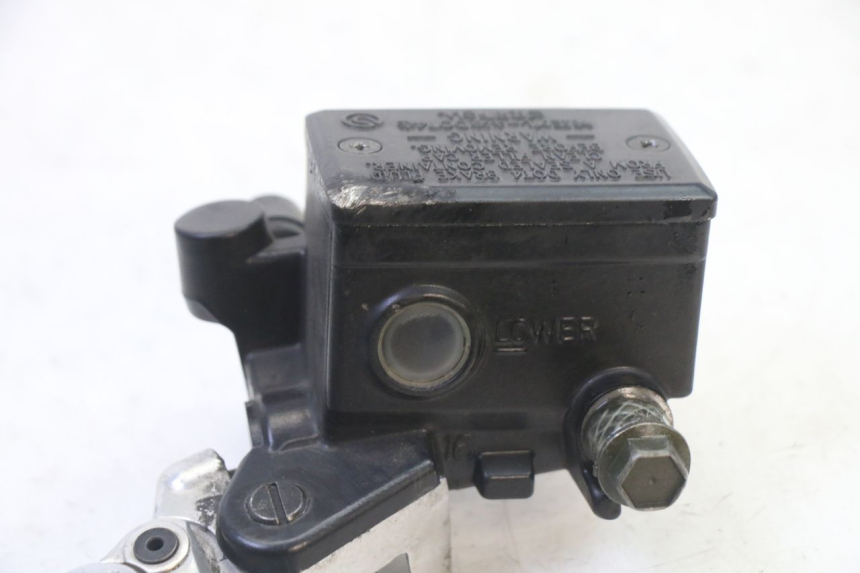 photo de BREMSPUMPE VORNE YAMAHA FZ6 FAZER S2 600 (2007 - 2011) - Technische Nahaufnahme