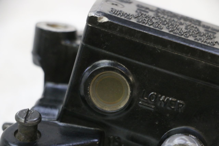 photo de BREMSPUMPE VORNE YAMAHA FZ6 N FAZER 600 (2004 - 2006) - Zoom auf Gebrauchszustand