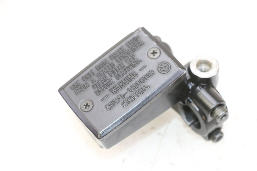 photo de BREMSPUMPE VORNE YAMAHA FZ6 N FAZER 600 (2004 - 2006) - Oberflächenzustand und Material