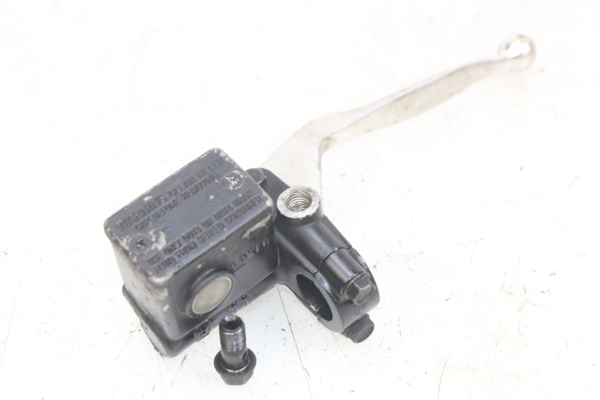 photo de VORDERER BREMSSATTEL SYM GTS EFI 125 (2012 - 2016) - Details der Befestigungspunkte