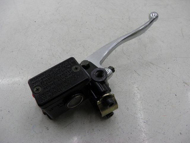 photo de BREMSPUMPE VORNE JM MOTOR S-MAX 125 (2010 - 2014) - Details der Befestigungspunkte