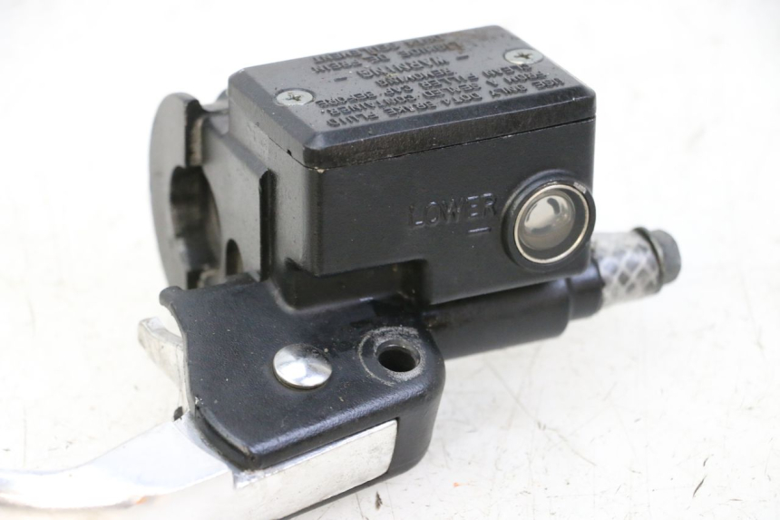 photo de BREMSPUMPE VORNE KEEWAY K-LIGHT KLIGHT 125 (2018 - 2025) - Details der Befestigungspunkte