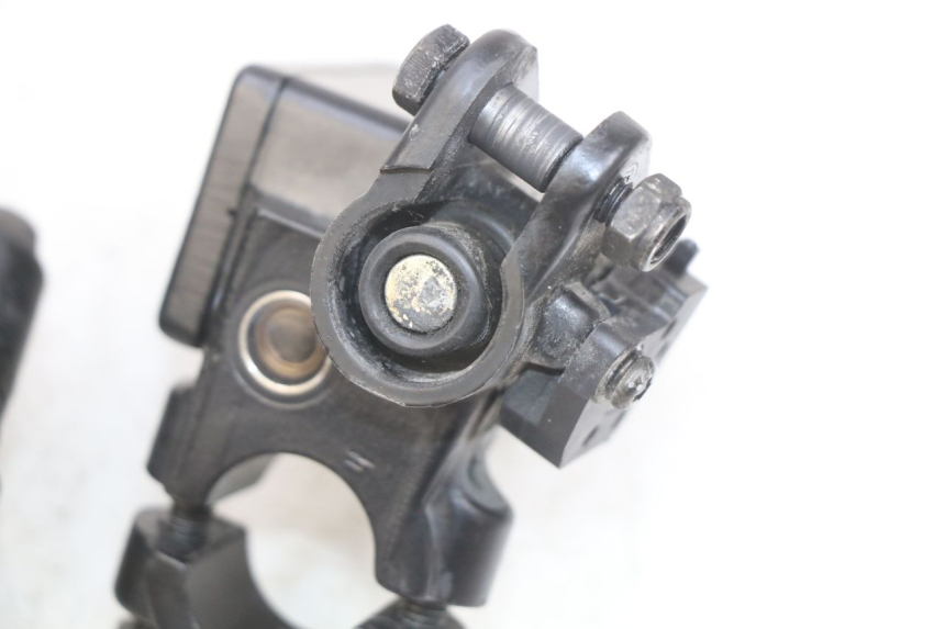 photo de VORDERER HAUPTBREMSZYLINDER PEUGEOT KISBEE 2T 50 (2010 - 2017) - Zoom auf Gebrauchszustand