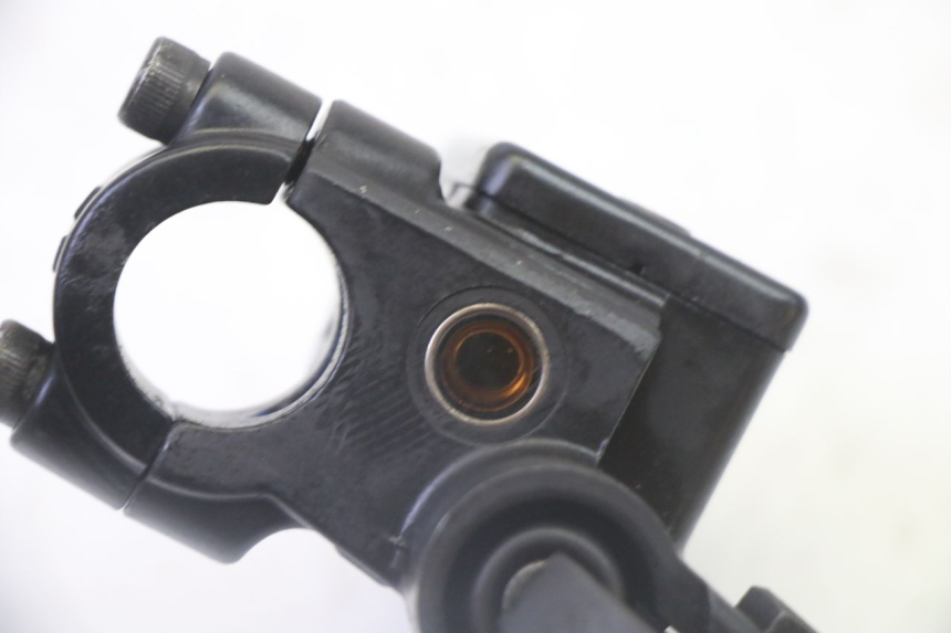 photo de VORDERER HAUPTBREMSZYLINDER PEUGEOT KISBEE 2T 50 (2010 - 2017) - Technische Nahaufnahme