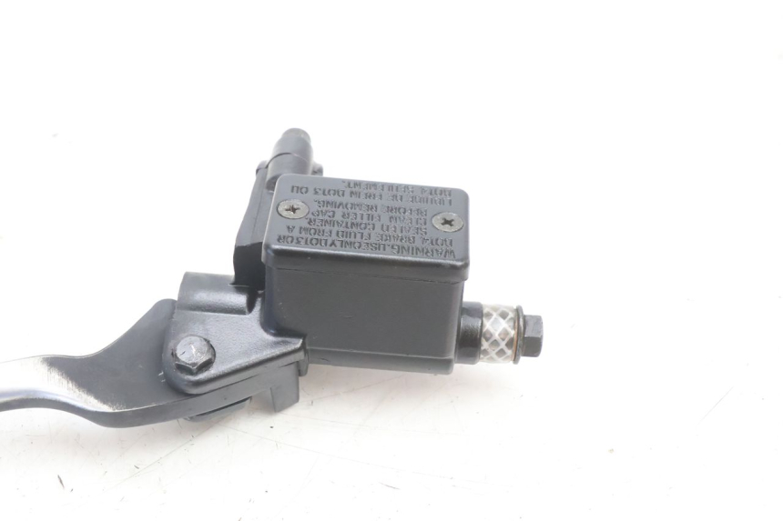 photo de VORDERER HAUPTBREMSZYLINDER PEUGEOT KISBEE 2T 50 (2010 - 2017) - Details der Befestigungspunkte