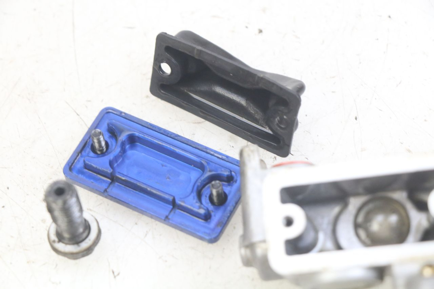 photo de VORDERER HAUPTBREMSZYLINDER KAWASAKI KX 85 (2001 - 2013) - Detailansicht des Bauteils