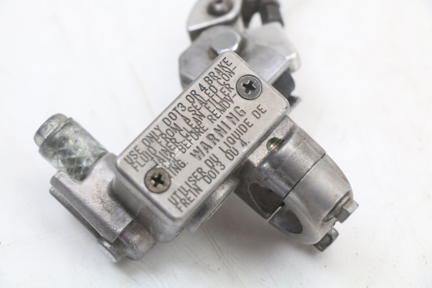 photo de VORDERER HAUPTBREMSZYLINDER KAWASAKI KX 85 (2014 - 2021) - Technische Nahaufnahme