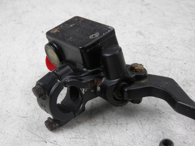 photo de BREMSPUMPE VORNE KYMCO QUANNON 125 (2007 - 2014) - Alternative Perspektive