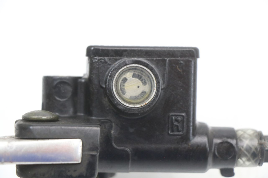 photo de BREMSPUMPE VORNE PIAGGIO LIBERTY 4T 50 (2018 - 2021) - Alternative Perspektive