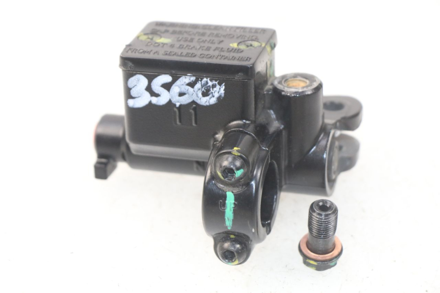 photo de VORDERER HAUPTBREMSZYLINDER PIAGGIO LIBERTY IGET 4T 50 (2015 - 2020) - Hauptansicht