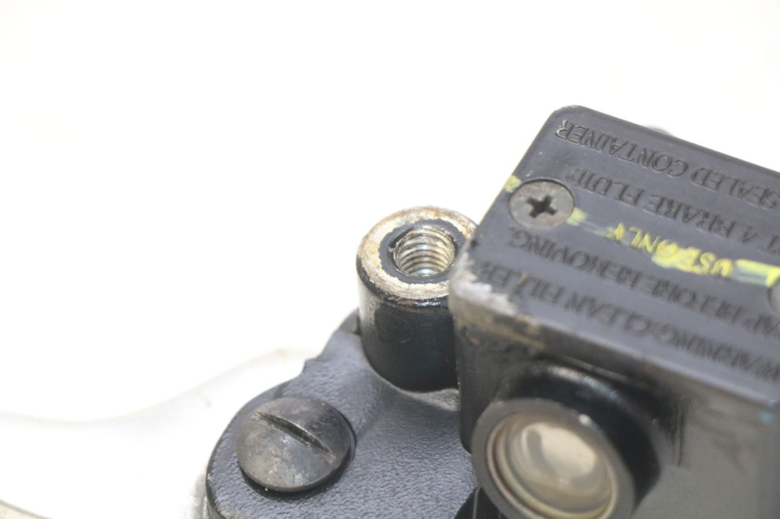 photo de VORDERER HAUPTBREMSZYLINDER PIAGGIO LIBERTY IGET 4T 50 (2015 - 2020) - Technische Nahaufnahme