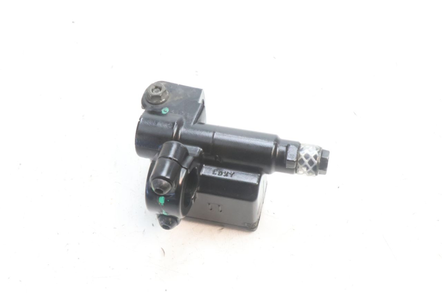 photo de BREMSPUMPE VORNE PIAGGIO LIBERTY IGET 4T 50 (2021 - 2025) - Details der Befestigungspunkte