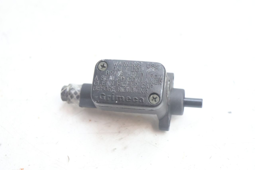 photo de BREMSPUMPE VORNE MBK MACH G AC 50 (2002 - 2014) - Detailansicht des Bauteils