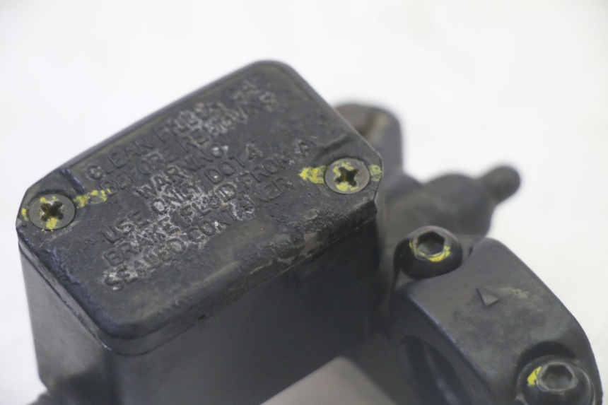 photo de BREMSPUMPE VORNE PIAGGIO MP3 LT 300 (2010 - 2016) - Zoom auf Gebrauchszustand