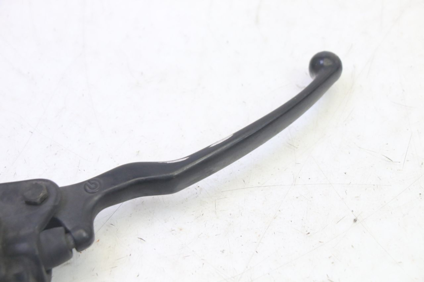 photo de VORDERER HAUPTBREMSZYLINDER PIAGGIO MP3 RL 250 (2006 - 2010) - Zoom auf Gebrauchszustand