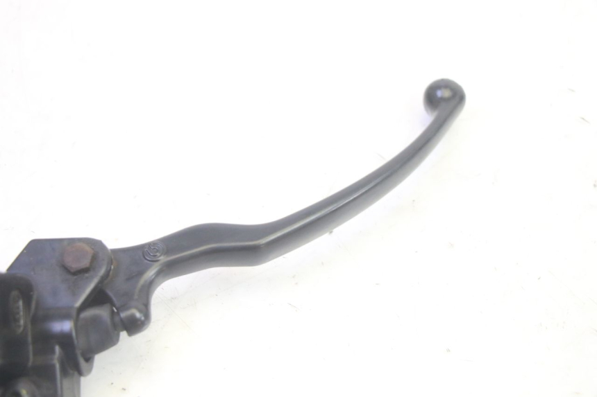 photo de VORDERER HAUPTBREMSZYLINDER PIAGGIO MP3 RL 250 (2006 - 2010) - Zoom auf Gebrauchszustand