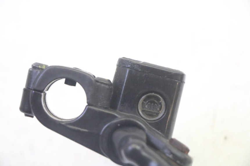 photo de VORDERER HAUPTBREMSZYLINDER PIAGGIO MP3 RL 250 (2006 - 2010) - Technische Nahaufnahme