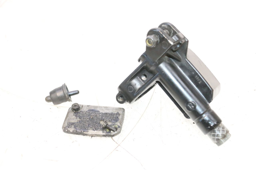 photo de VORDERER HAUPTBREMSZYLINDER PIAGGIO MP3 RL 250 (2006 - 2010) - Details der Befestigungspunkte