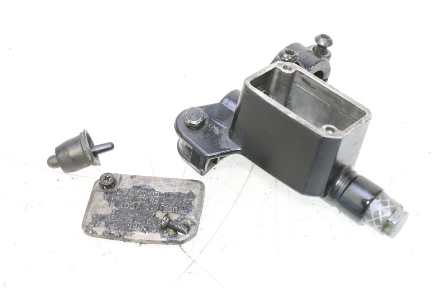 photo de VORDERER HAUPTBREMSZYLINDER PIAGGIO MP3 RL 250 (2006 - 2010) - Oberflächenzustand und Material