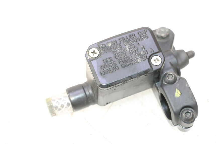 photo de VORDERER HAUPTBREMSZYLINDER PIAGGIO MP3 125 (2006 - 2014) - Technische Nahaufnahme