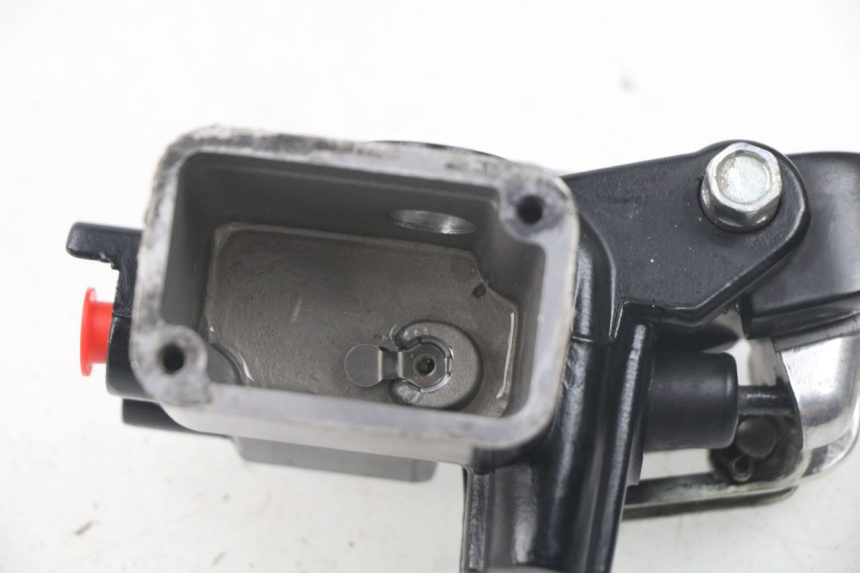 photo de BREMSPUMPE VORNE MBK MW TRYPTIK 125 (2017 - 2022) - Detailansicht des Bauteils