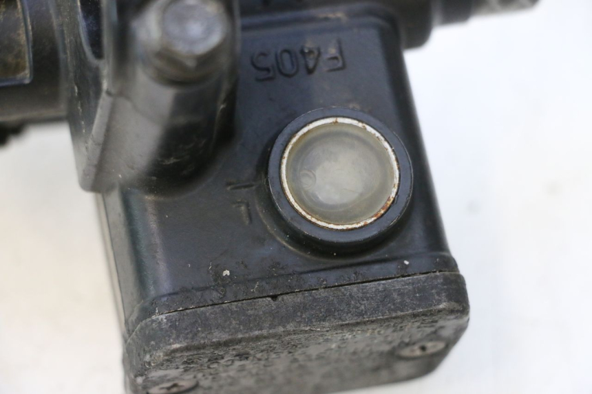 photo de BREMSPUMPE VORNE KYMCO MXU R 250 (2004 - 2010) - Zoom auf Gebrauchszustand