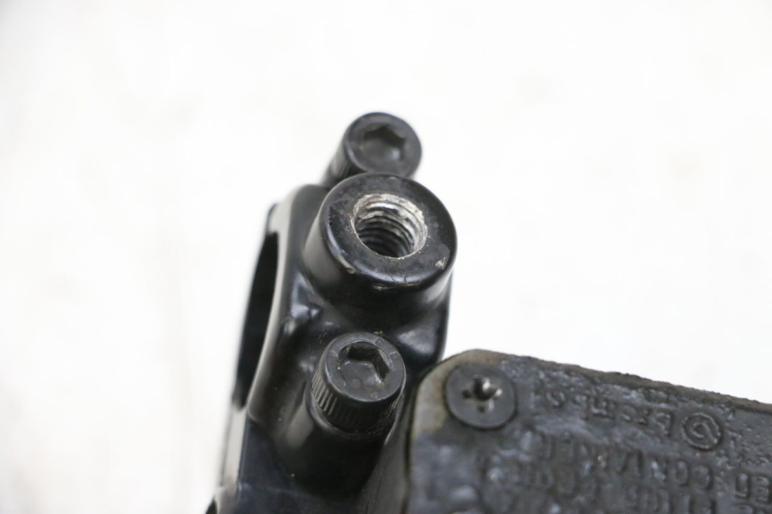 photo de VORDERER HAUPTBREMSZYLINDER YAMAHA NEOS NEO'S 4T 50 (2008 - 2016) - Alternative Perspektive