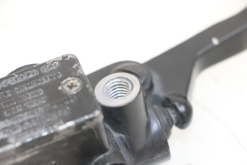 photo de VORDERER BREMSSATTEL PIAGGIO NEW TYPHOON 50 (2018 - 2021) - Details der Befestigungspunkte