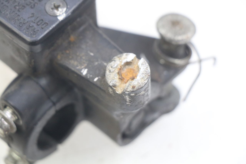 photo de VORDERER HAUPTBREMSZYLINDER HONDA NHX LEAD 110 (2008 - 2010) - Technische Nahaufnahme