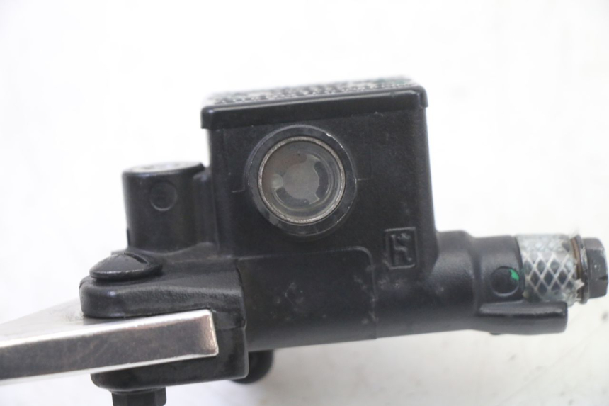 photo de BREMSPUMPE VORNE PIAGGIO NRG POWER PUREJET 50 (2018 - 2021) - Details der Befestigungspunkte