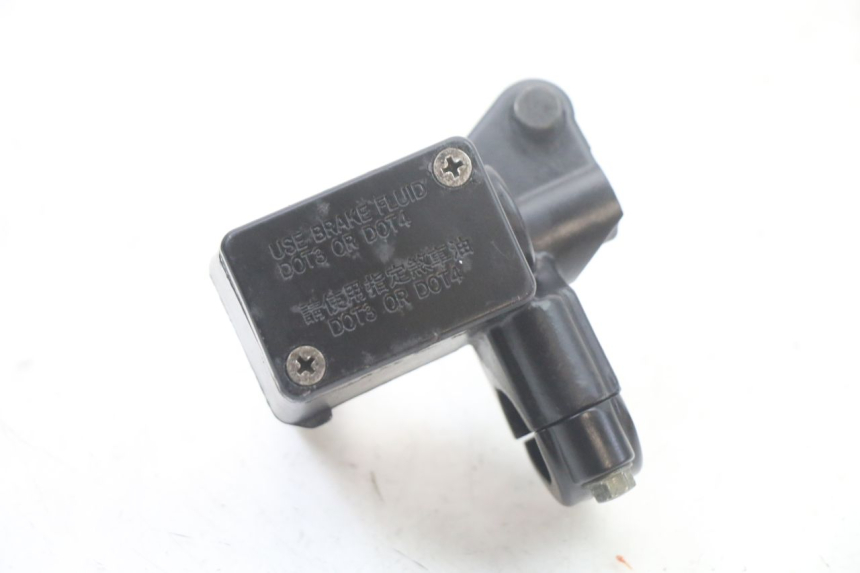 photo de BREMSPUMPE VORNE KYMCO PEOPLE S 125 (2000 - 2008) - Hauptansicht