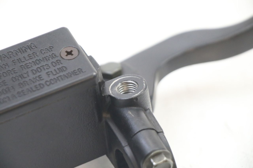 photo de VORDERER HAUPTBREMSZYLINDER PEUGEOT CITYSTAR 125 (2011 - 2017) - Alternative Perspektive