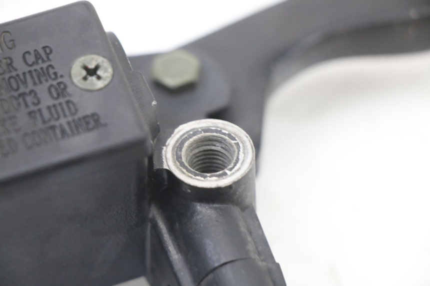 photo de VORDERER HAUPTBREMSZYLINDER PEUGEOT CITYSTAR 50 (2013 - 2017) - Zoom auf Gebrauchszustand