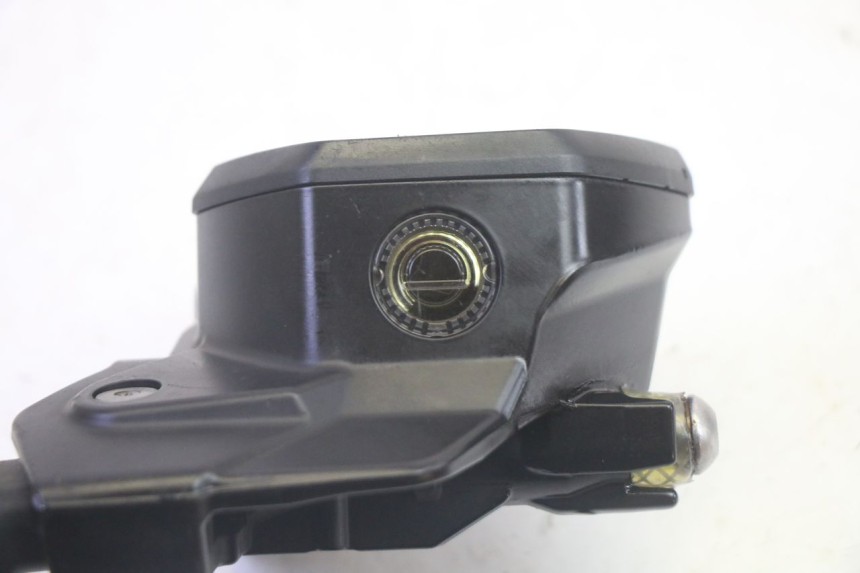 photo de BREMSPUMPE VORNE BMW R GS 1250 (2021 - 2024) - Details der Befestigungspunkte