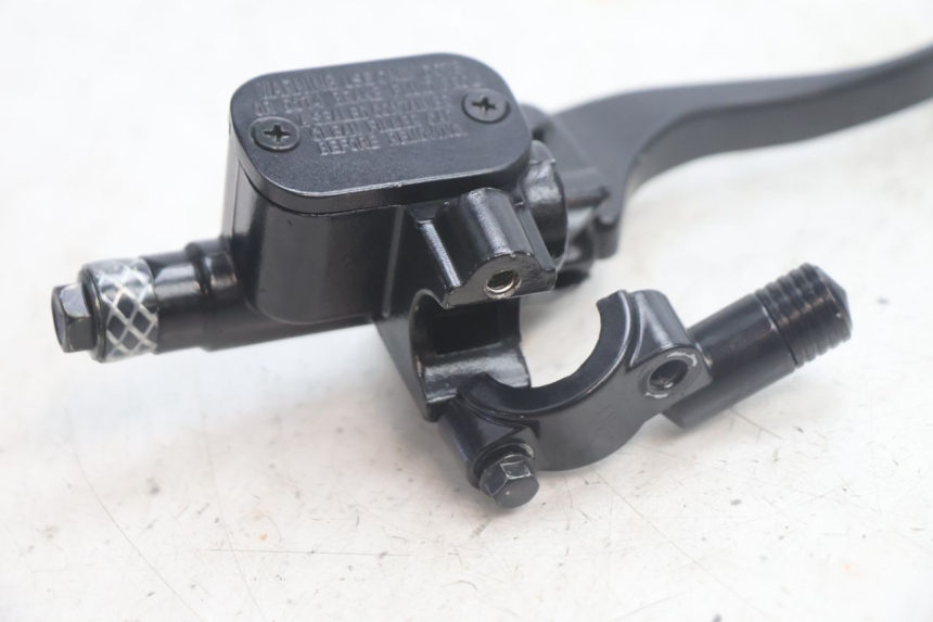 photo de BREMSPUMPE VORNE JM MOTORS R-MAX TECH 50 (2024 - 2026) - Alternative Perspektive